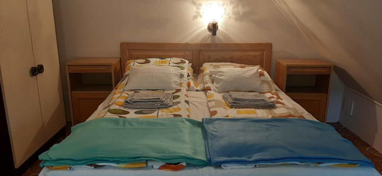 Hotel Nagy Vendeghaz à Bytom Extérieur photo