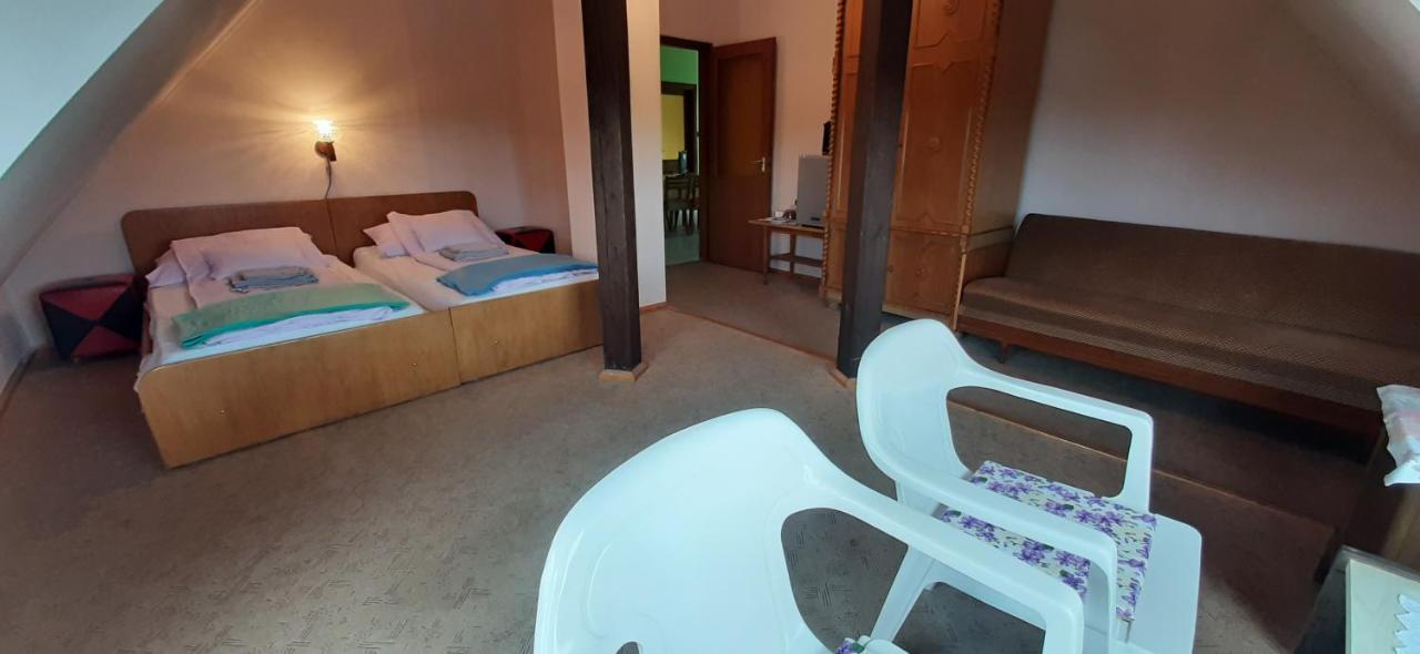Hotel Nagy Vendeghaz à Bytom Extérieur photo