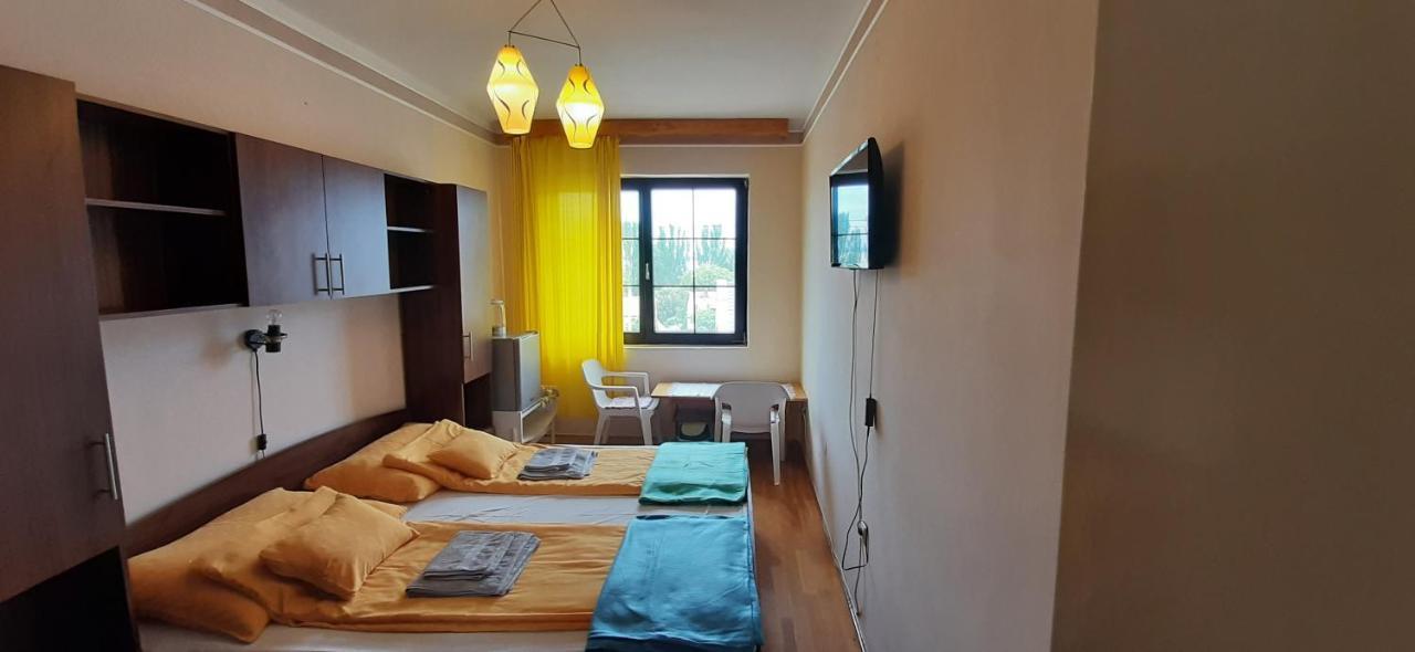 Hotel Nagy Vendeghaz à Bytom Extérieur photo